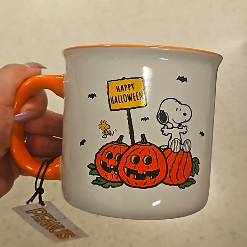 Peanuts Snoopy Halloween mug